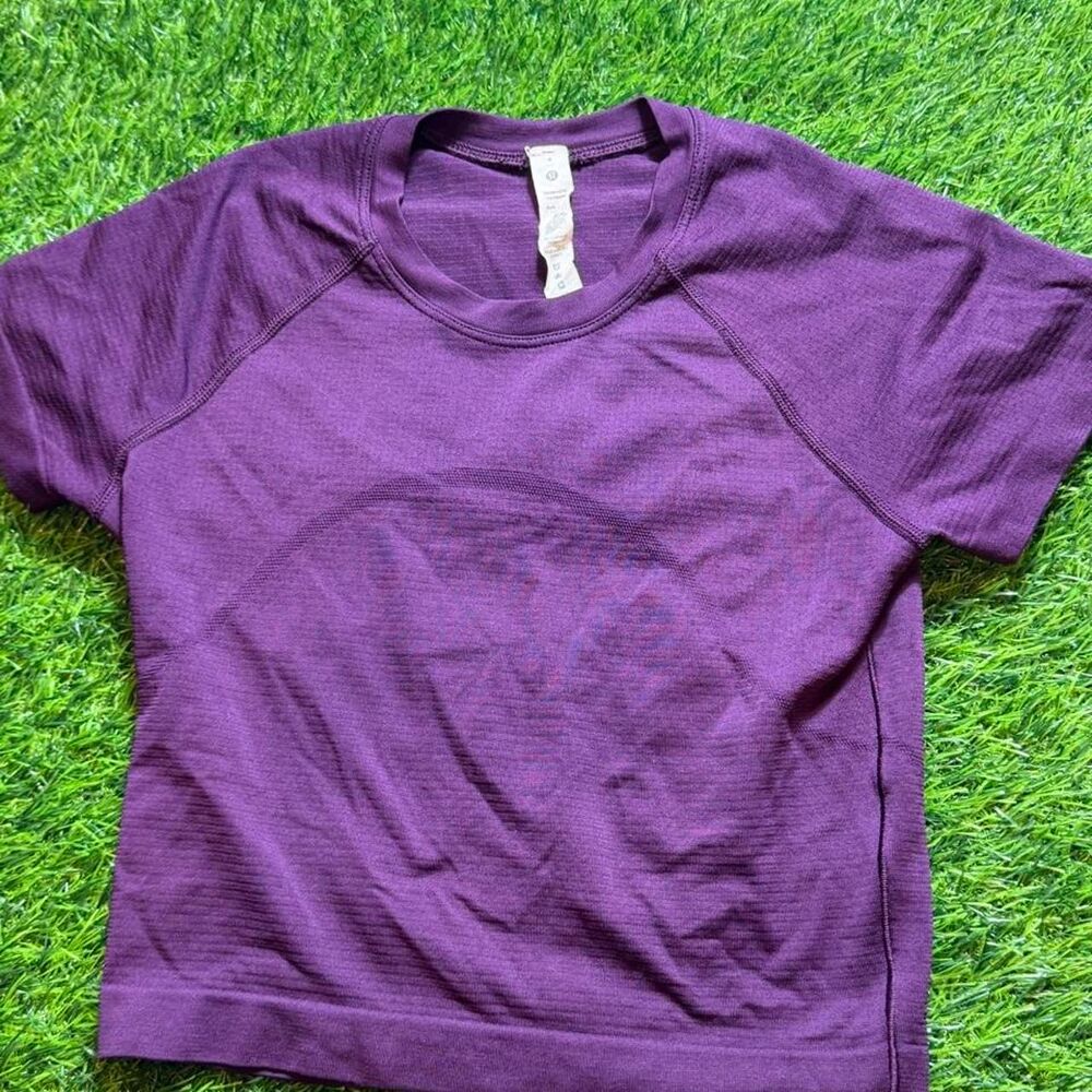 Lululemon Women's Purple T-shirt